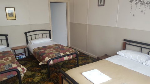 Tingle All Over Budget Accommodation - Holiday Byron Bay 2