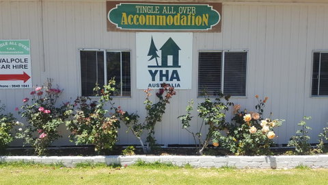 Tingle All Over Budget Accommodation - Holiday Byron Bay 0