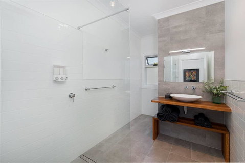 Toms Cottage - Wilgowrah -A Country Escape - Holiday Byron Bay 3