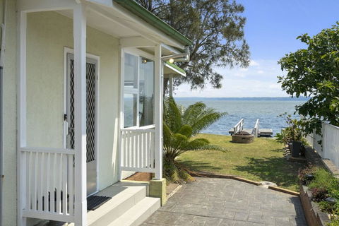 Toukley Lakefront House,Toukley - Holiday Byron Bay 1