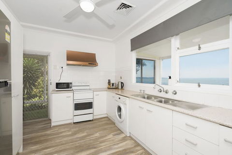 Toukley Lakefront House,Toukley - Holiday Byron Bay 3