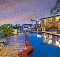 Toukley Waterfront House - Holiday Byron Bay