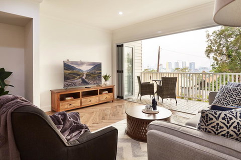 Tranquil Location With An Even Better View - Holiday Byron Bay 3