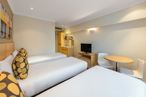 Travelodge Hotel Macquarie North Ryde Sydney - Holiday Byron Bay 2