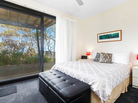 TREETOPS TERRACE 12 - A Luxury Skenes Creek Villa - Holiday Byron Bay 3