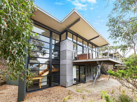 TREETOPS TERRACE 12 - A Luxury Skenes Creek Villa - Holiday Byron Bay 0