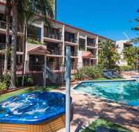 Trickett Gardens Holiday Inn - Holiday Byron Bay