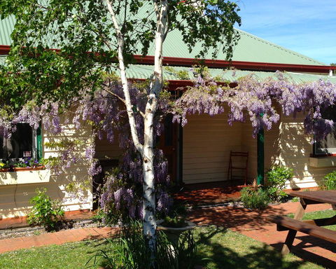 Triabunna Cabin & Caravan Park - Holiday Byron Bay 1