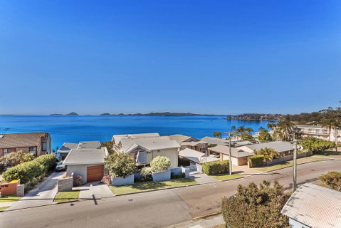Triview Unit 11 - Soldiers Point - Holiday Byron Bay 1