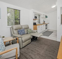 Tropical on McKenzie MK1 - Holiday Byron Bay