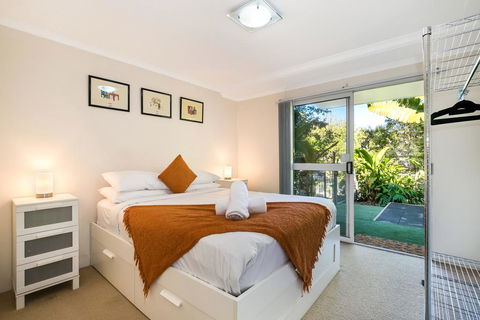 Tropical Townhouse With Two Courtyards And Pool - Holiday Byron Bay 1