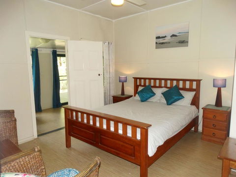 Tuckers Rocks Cottage - Holiday Byron Bay 2
