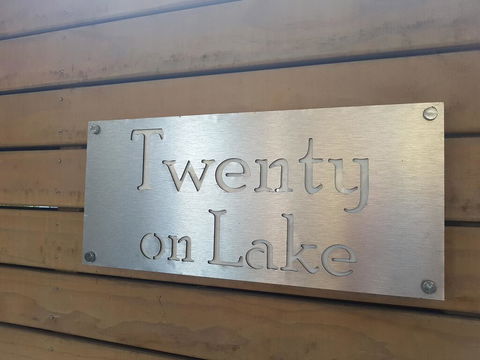 Twenty On Lake - Holiday Byron Bay 1