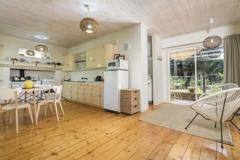 Twin Palms Castlemaine - Holiday Byron Bay 0