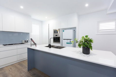 TWO TEN Sleeps 10! Luxury CBD Accommodation - Holiday Byron Bay 3