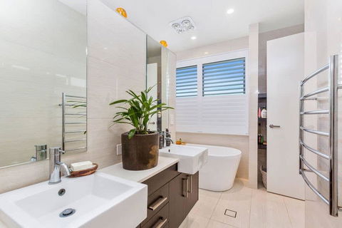 Ulladulla Family Retreat - Holiday Byron Bay 2