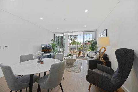 Ultra Modern, Luxurious Apartment In Tranquil Sydney - Holiday Byron Bay 1