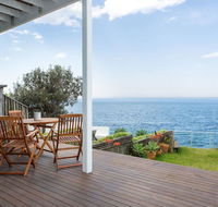 Unbelievable Clifftop Townhouse with Ocean Views - Holiday Byron Bay