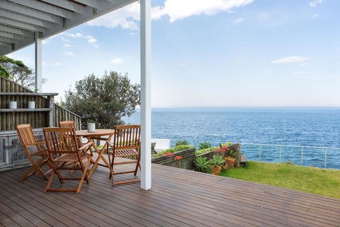 Unbelievable Clifftop Townhouse With Ocean Views - Holiday Byron Bay 0