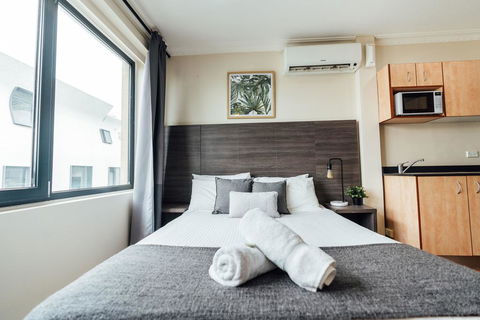 UNO Hotel Sydney - Holiday Byron Bay 0
