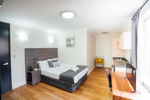 UNO Hotel Sydney - Holiday Byron Bay 1