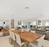 Unwined - Holiday Byron Bay
