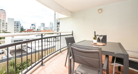 Victoria Square Apartments - Holiday Byron Bay 2