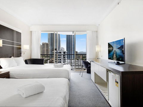 View - In Heart Of Surfers Paradise - Holiday Byron Bay 3
