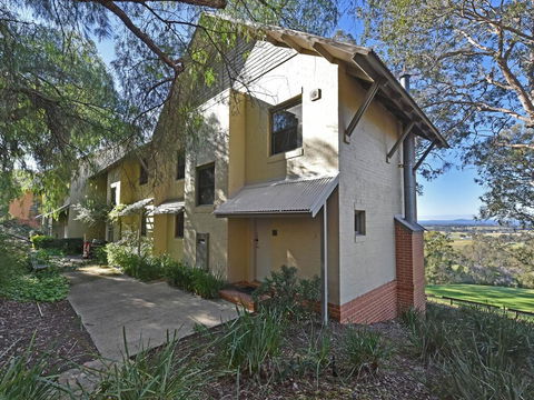 Villa 2br 540 Greenview Resort Condo Located Within Cypress Lakes Resort Nothing Is More Central - Holiday Byron Bay 3