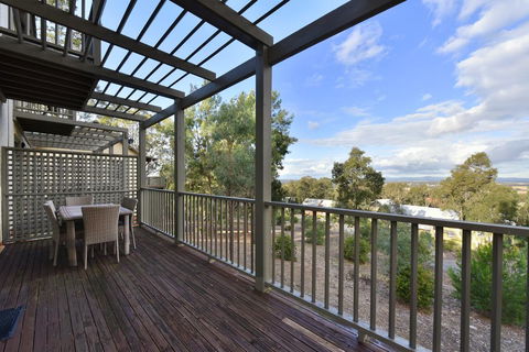 Villa 2br Grange Resort Condo Located Within Cypress Lakes Resort (nothing Is More Central) - Holiday Byron Bay 0