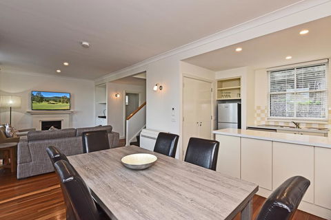 Villa 2br Grange Resort Condo Located Within Cypress Lakes Resort (nothing Is More Central) - Holiday Byron Bay 1