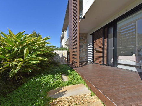 Villa Catania Waterside At Trinity Point - Holiday Byron Bay 2