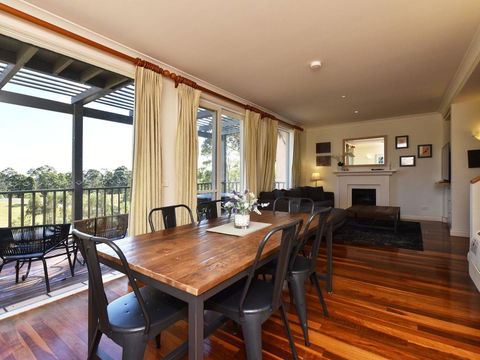 Villa Executive 2br Ferre Resort Condo Located Within Cypress Lakes Resort (nothing Is More Central) - Holiday Byron Bay 0