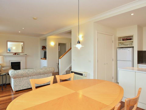 Villa Executive 2br Rose Resort Condo Located Within Cypress Lakes Resort (nothing Is More Central) - Holiday Byron Bay 3