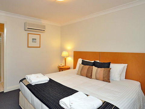 Villa Executive 2br Valley Views Resort Condo Located Within Cypress Lakes Resort (nothing Is More Central) - Holiday Byron Bay 3