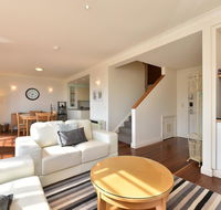 Villa Executive 2br Viti Resort Condo located within Cypress Lakes Resort nothing is more central - Holiday Byron Bay