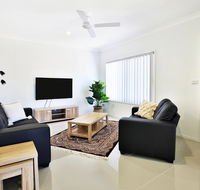 Villa Mare  Culburra - 4 Mins to Beach - Holiday Byron Bay