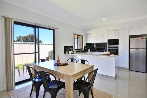 Villa Mare @ Culburra - 4 Mins To Beach - Holiday Byron Bay 2
