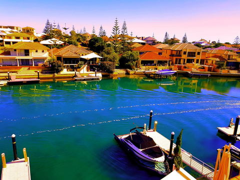 Villa Port Grimaud On Bouvard Island - Holiday Byron Bay 1