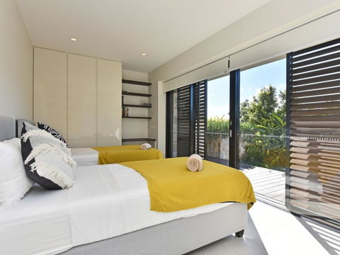 Villa Positano Waterside At Trinity Point - Holiday Byron Bay 1
