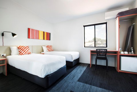 Villawood Hotel - Holiday Byron Bay 2