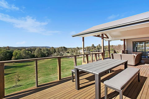 Vineyard Views - Holiday Byron Bay 2
