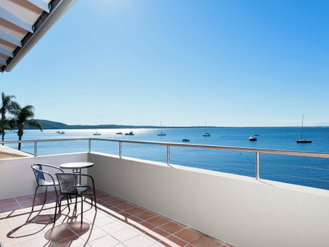 Vogue, Unit 3/197 Soldiers Point Road - Holiday Byron Bay 2