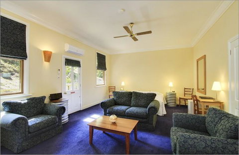 Walhalla's Star Hotel - Holiday Byron Bay 2
