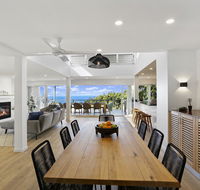 Walking on Sunshine - Holiday Byron Bay