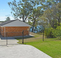 Wanda Magic' 19 Randall Drive - beautiful water front house - Holiday Byron Bay