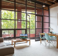 Warehouse Apartment with Balcony in Trendy Area - Holiday Byron Bay