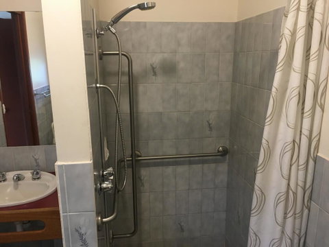 Warragul Views Motor Inn - Holiday Byron Bay 1