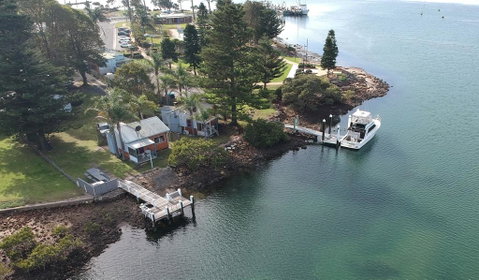 Waterfront Cottages - Holiday Byron Bay 0