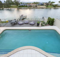 Waterfront Entertainer - Holiday Byron Bay